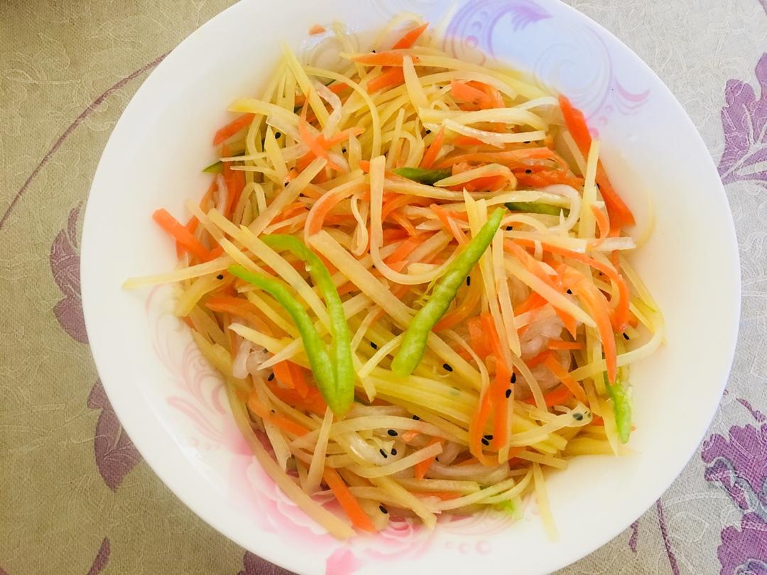 清爽的凉拌土豆丝