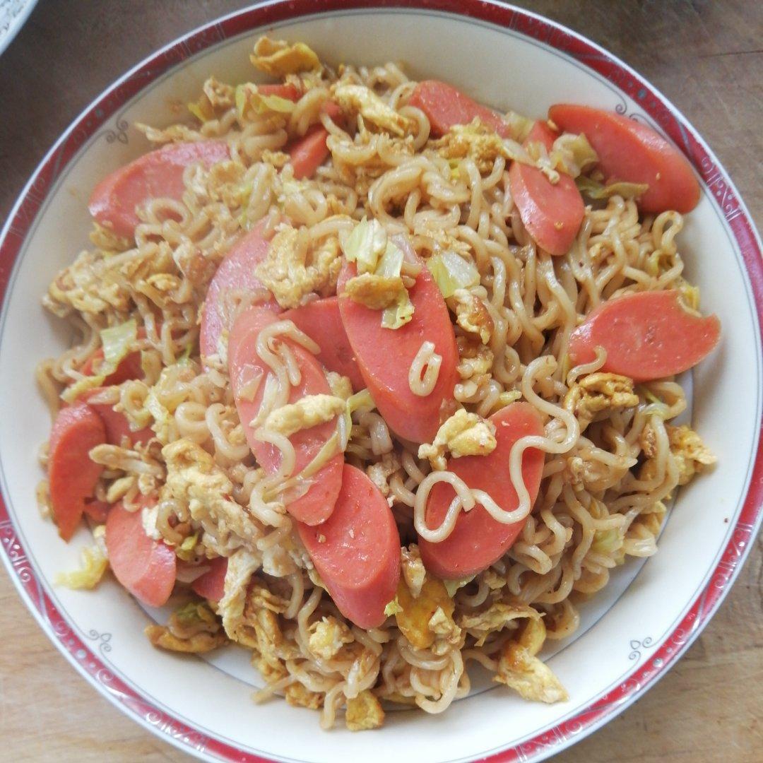 吼吼吃的炒方便面，附上炒面酱油配方