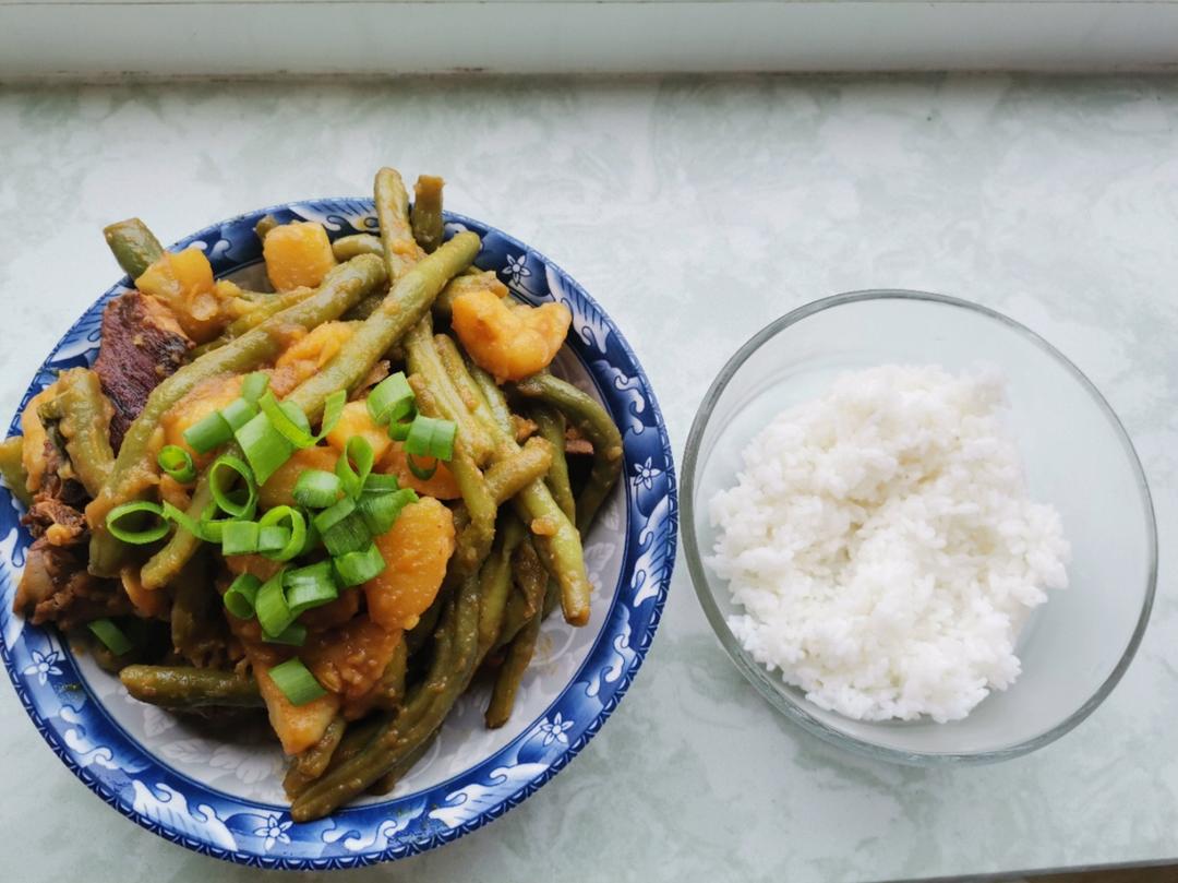 东北菜豆角炖土豆，简单做好吃到汤汁都不剩