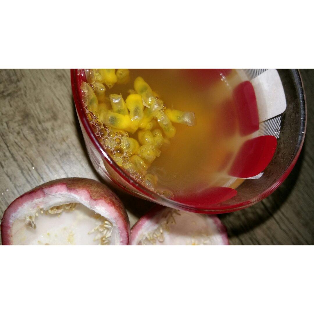 百香果的朴素吃法（百香果汁）