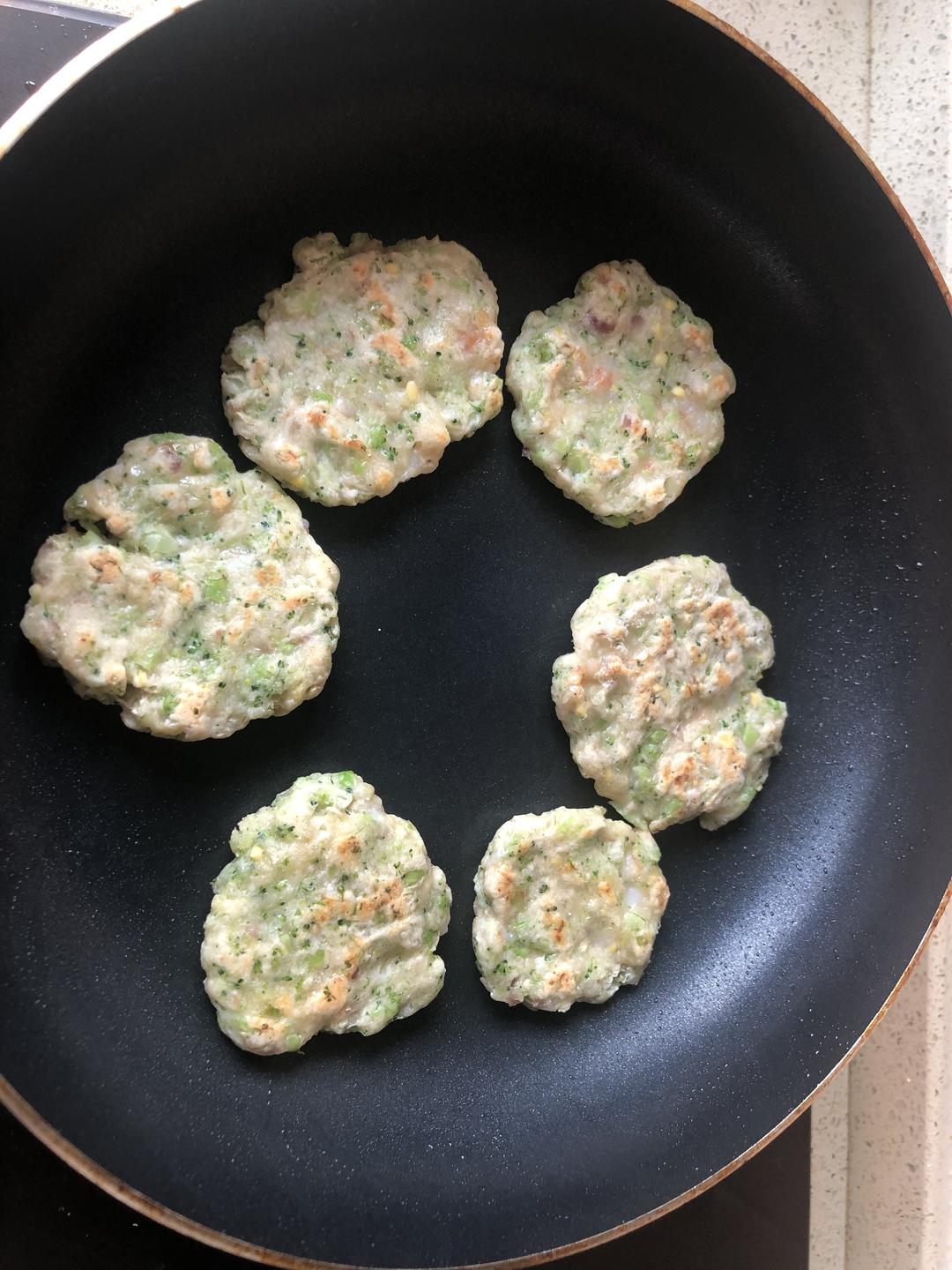 蔬菜虾饼 搞定不爱吃虾的宝宝