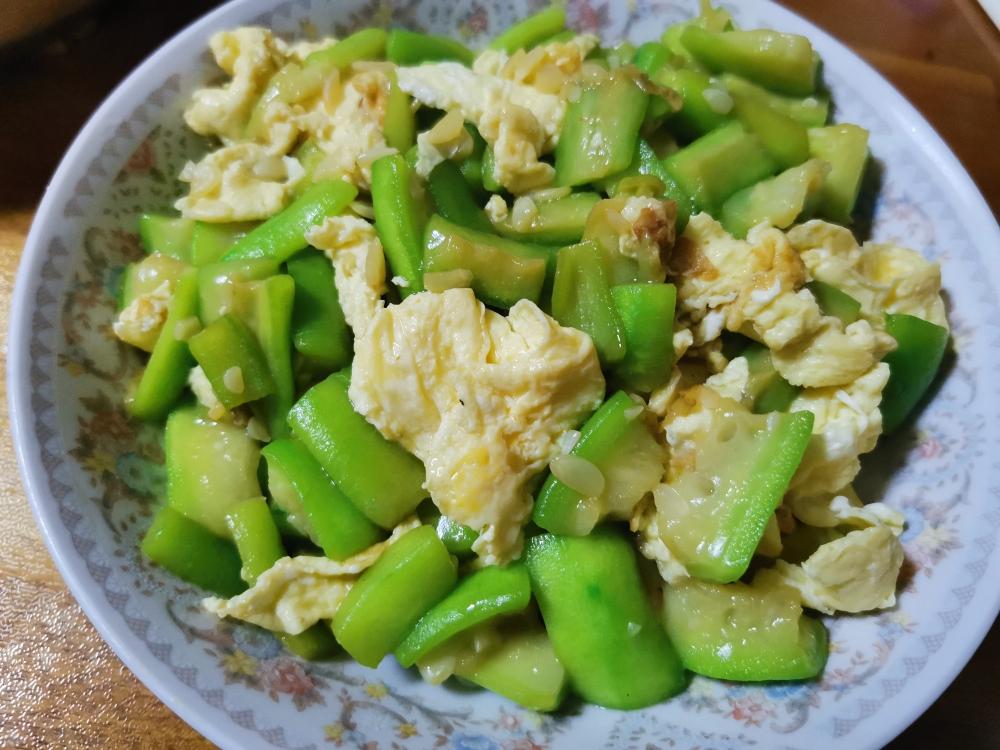 丝瓜炒鸡蛋的做法