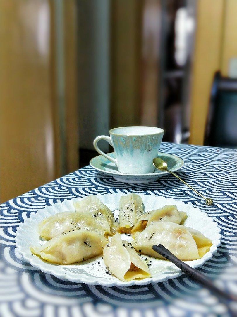 玫瑰花抱蛋煎饺