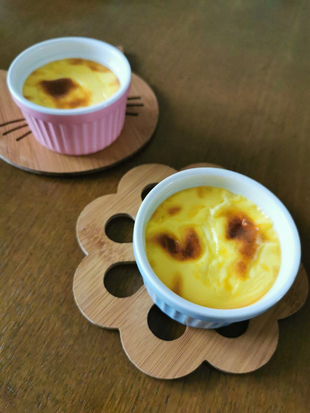 Crèmebrulée。法式烤布雷。焦糖布丁。