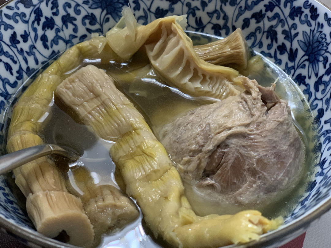 笋干老鸭汤