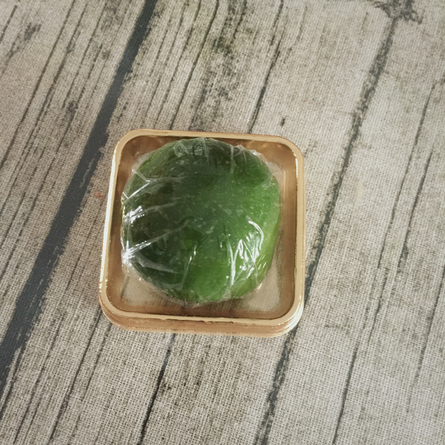 杏花楼网绿，蛋黄肉松青团