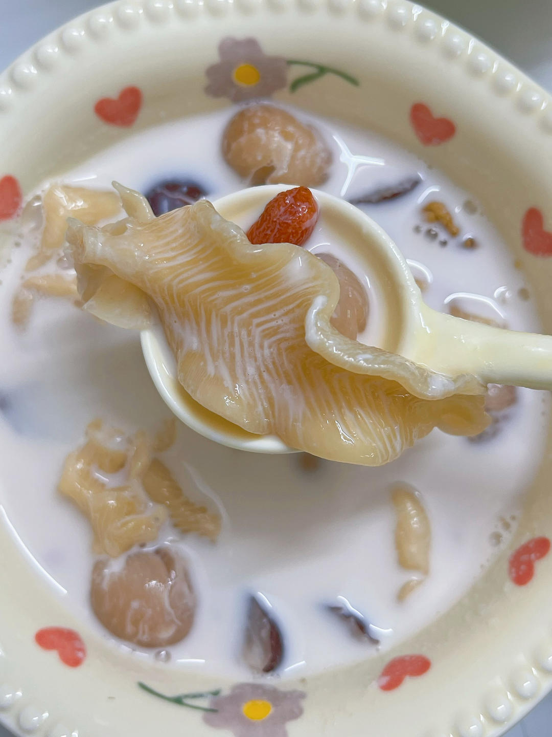 女生多喝这碗花胶炖牛奶，真的太养人了‼️