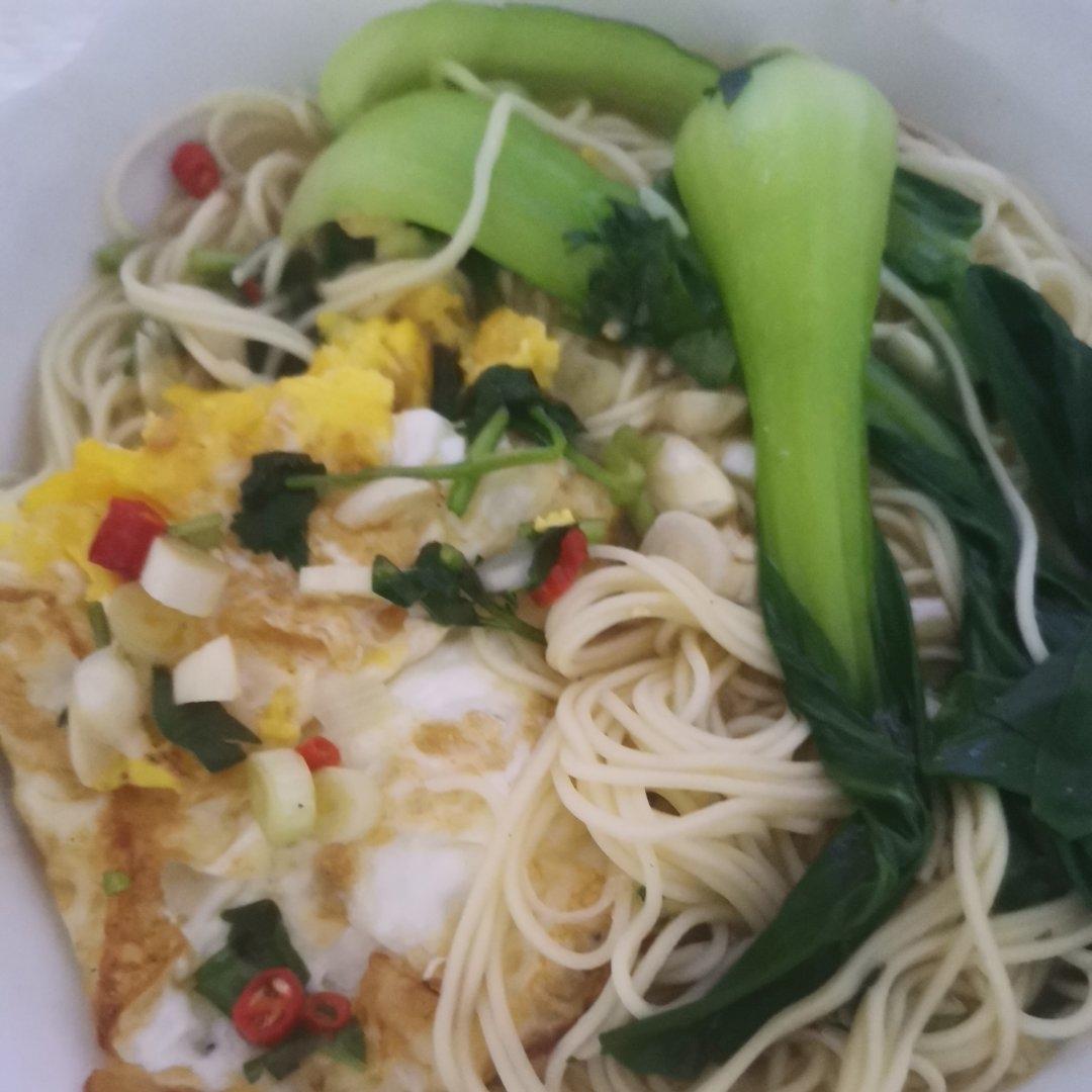 10分钟快手早餐～热汤面🍜