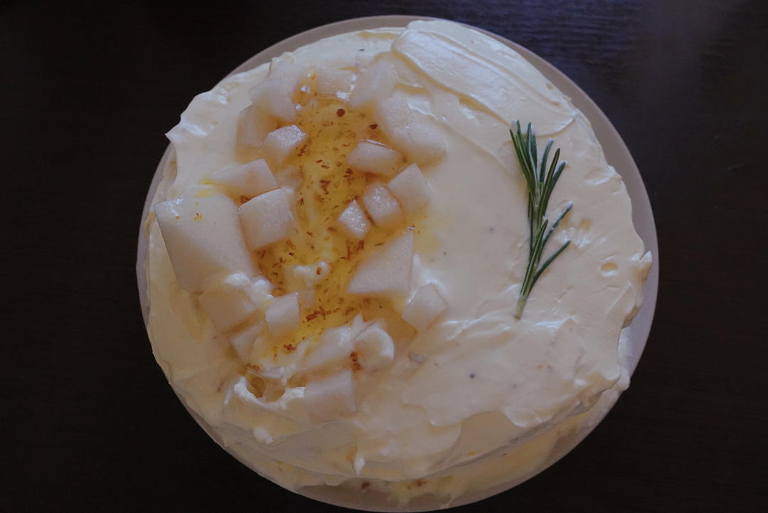 新手必成8寸生日蛋糕（详细多图干货经验分享，解决戚风蛋糕塌陷，奶油饰面涂不好，烤箱温度不好掌握等各种问题）