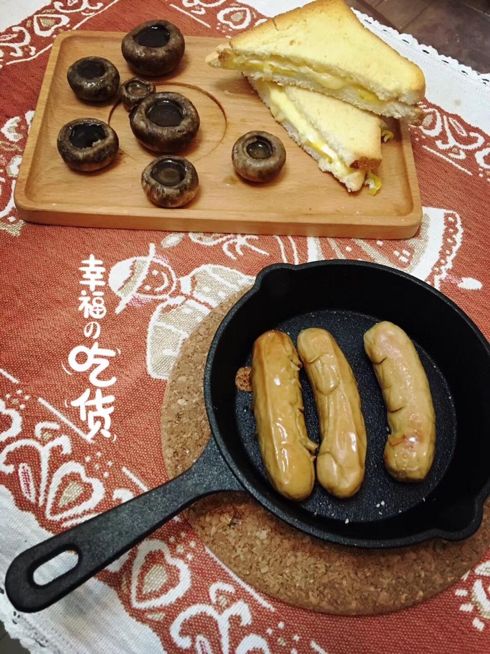 德国香肠配酸土豆