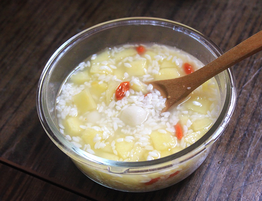 苹果酒酿小圆子甜汤