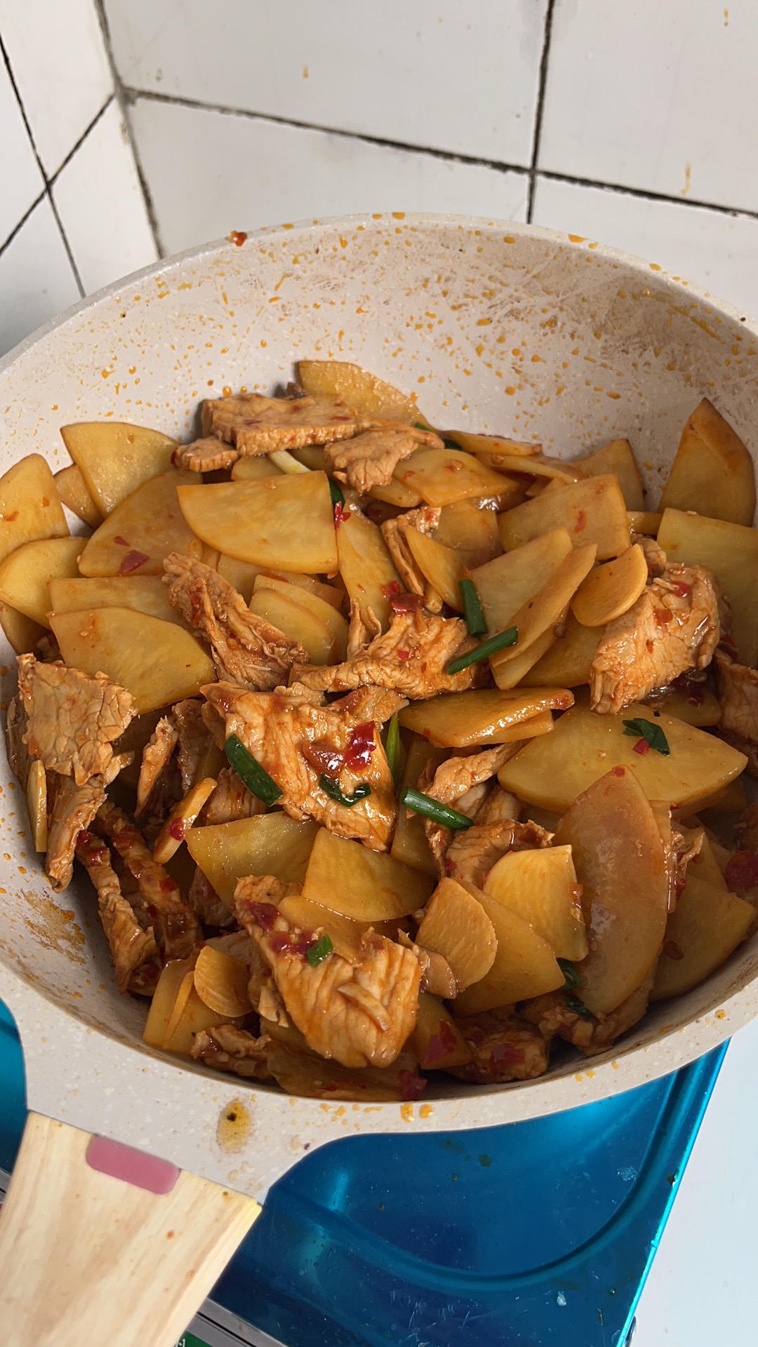 家常土豆炒肉片