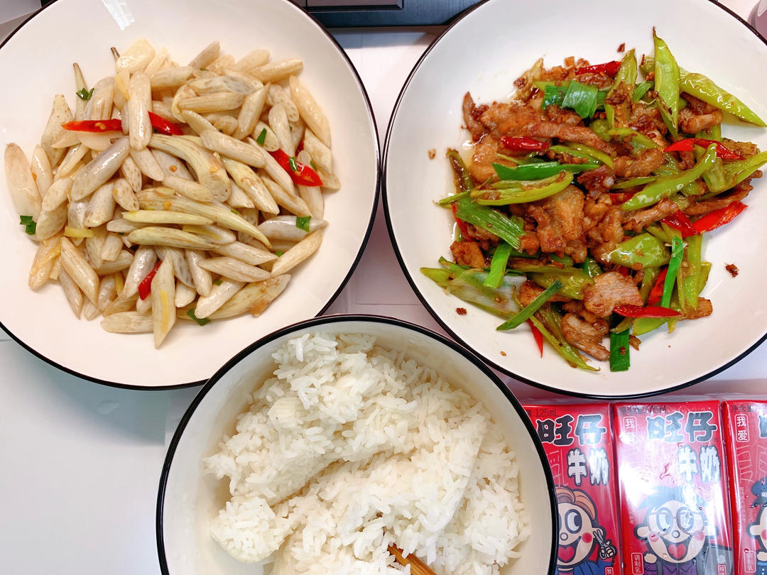 厨师长教你：“小炒五花肉”的家常做法，简单易学，下饭一绝