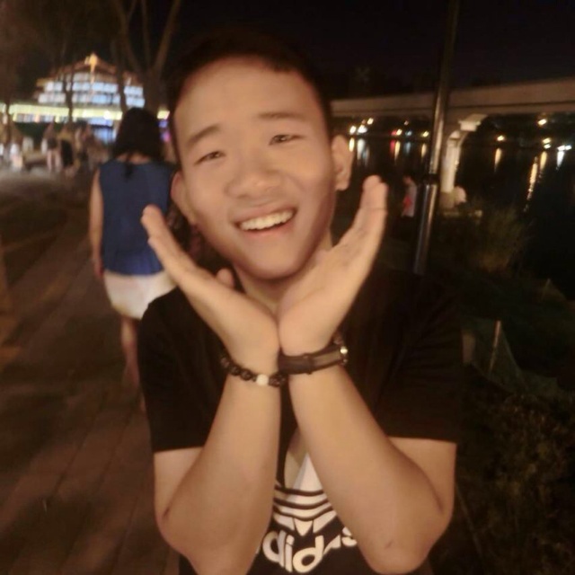 磔明丶