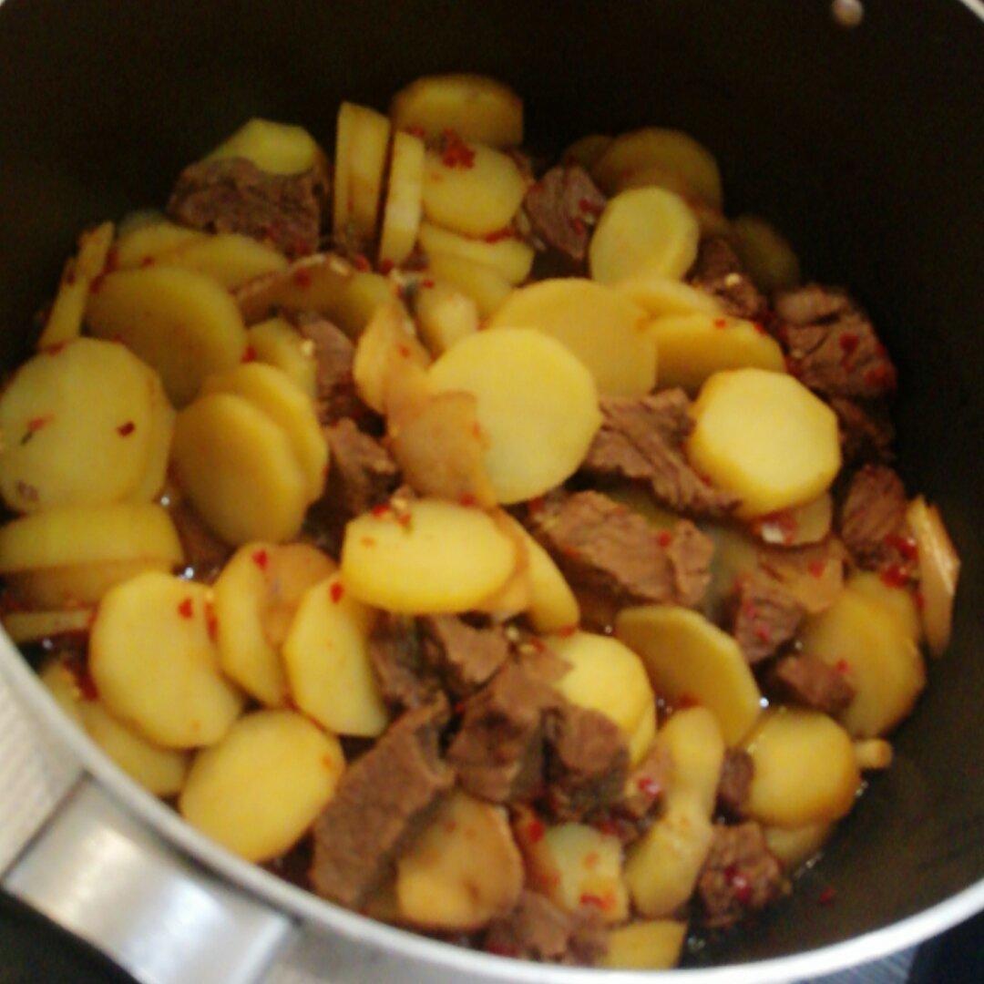 土豆烧牛肉