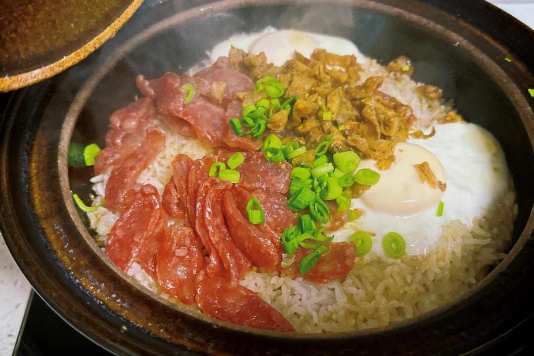 香肠煲仔饭
