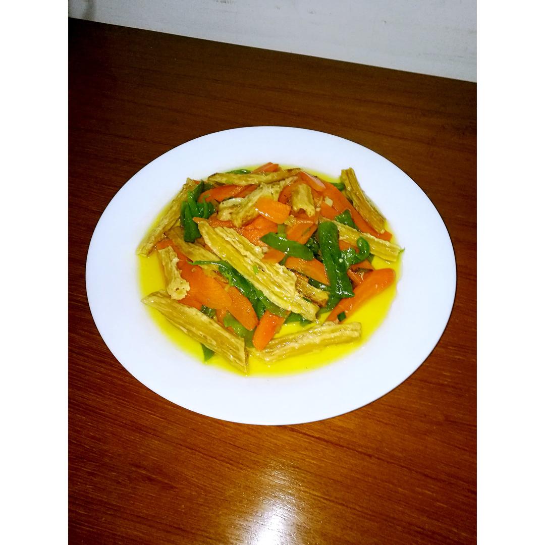 胡萝卜炒腐竹