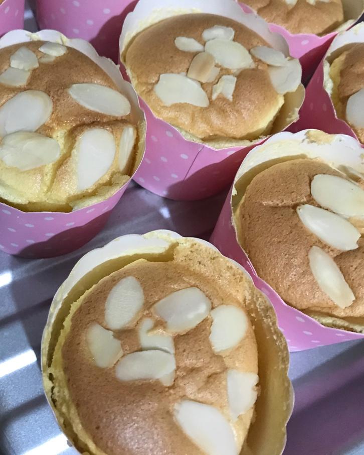 蔓越莓纸杯戚风小蛋糕