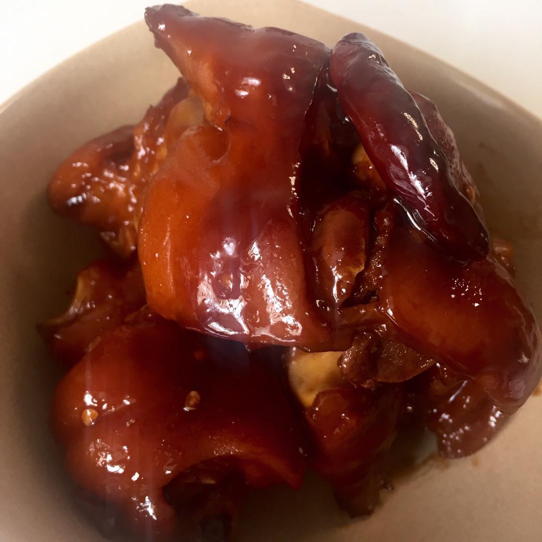 美味的家常菜：红烧猪蹄