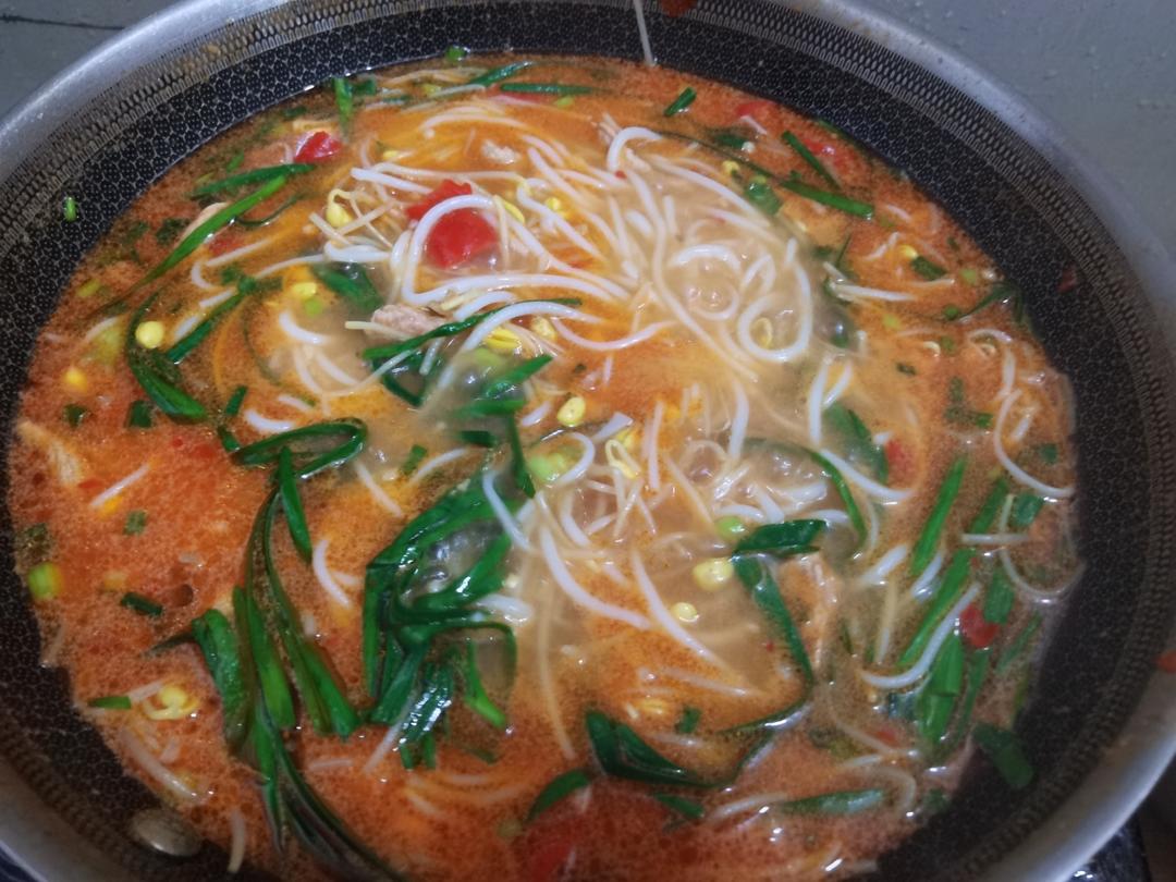 泡椒肉丝米线！酸辣开胃，真的好好好吃！！