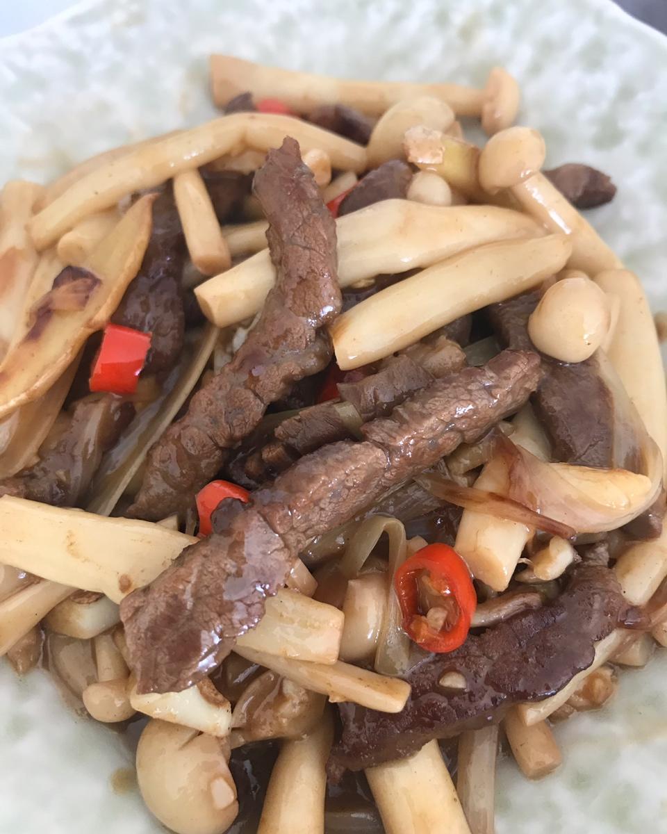 蚝汁海鲜菇炒牛柳