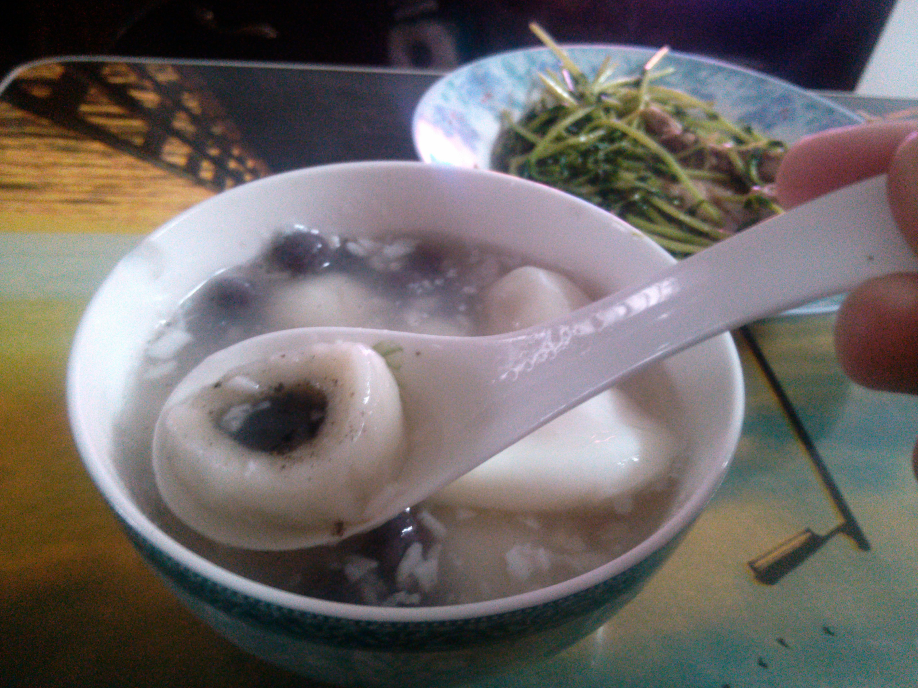 酒酿汤圆荷包蛋