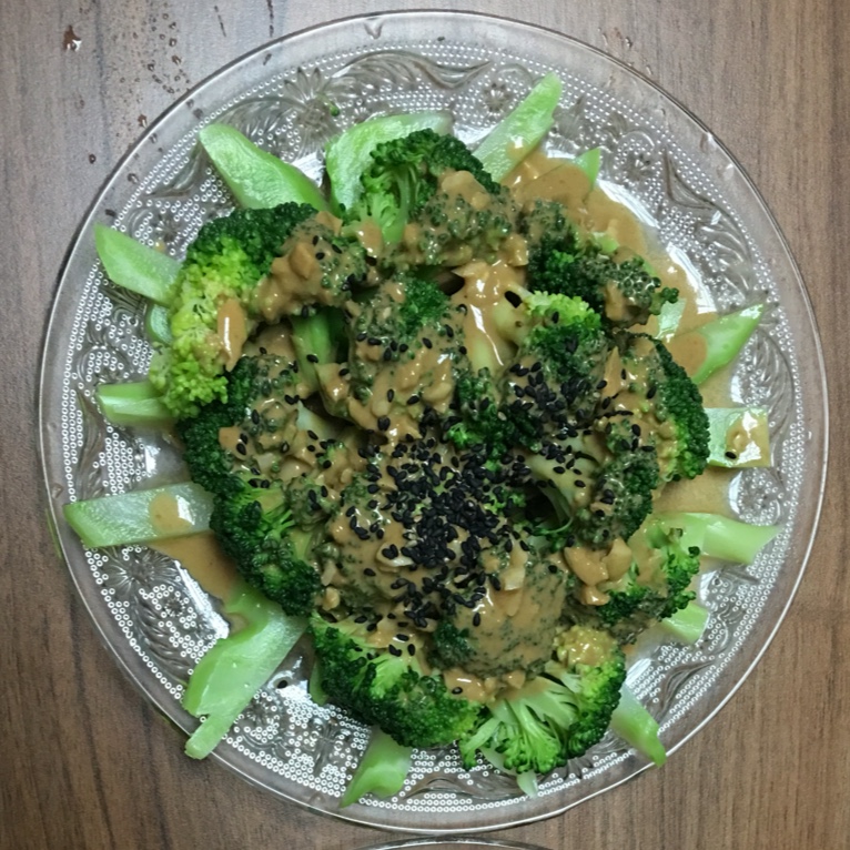 cc肉肉做的麻酱西兰花