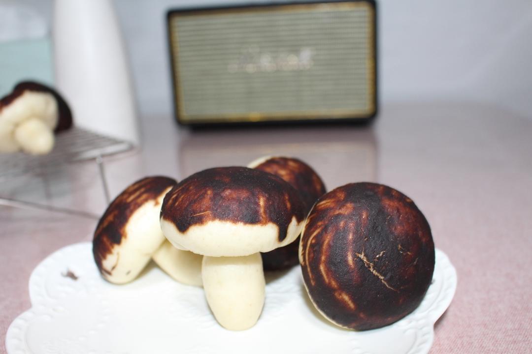 磨菇豆沙包
