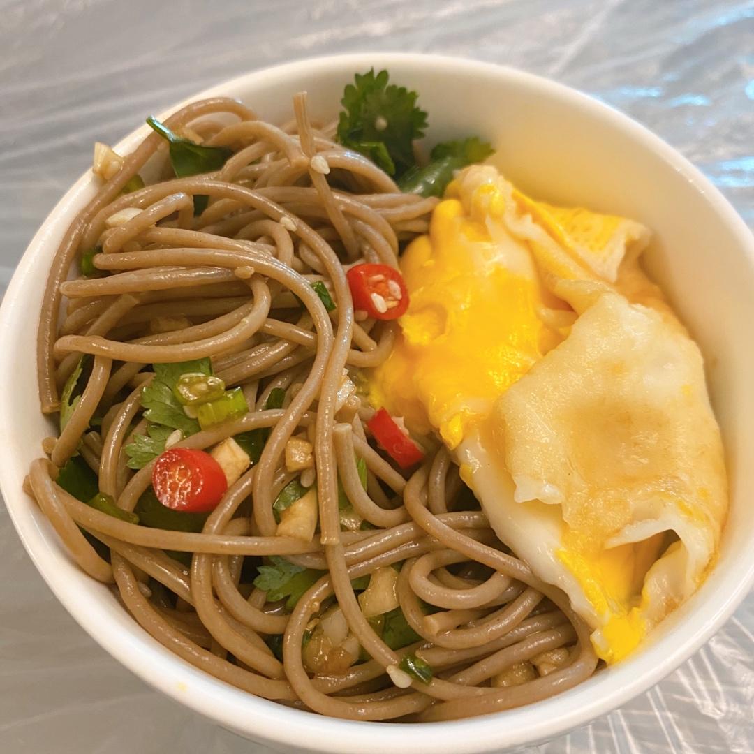 低脂冬季不长肉🔆解馋又开胃的酸辣拌荞麦面