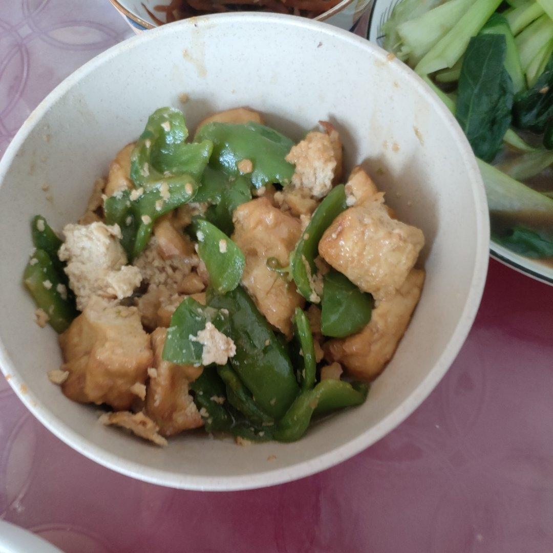 青椒油豆腐