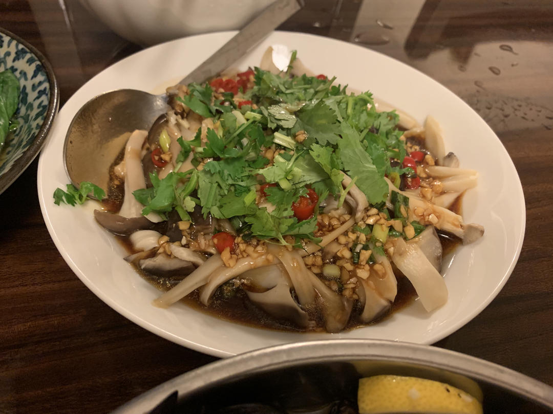比肉还好吃的【手撕凉拌杏鲍菇】，上桌扫光光