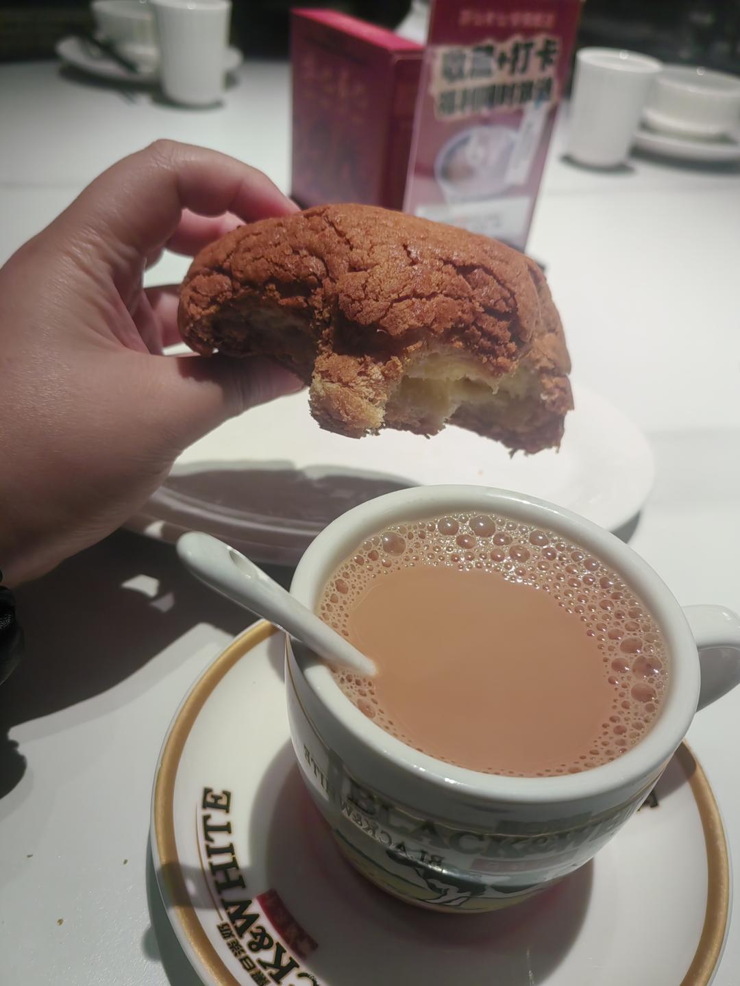 做100款面包の12：在家开茶餐厅!港式菠萝包 –不划格子自然裂开的香酥脆皮！菠萝油/酥皮包