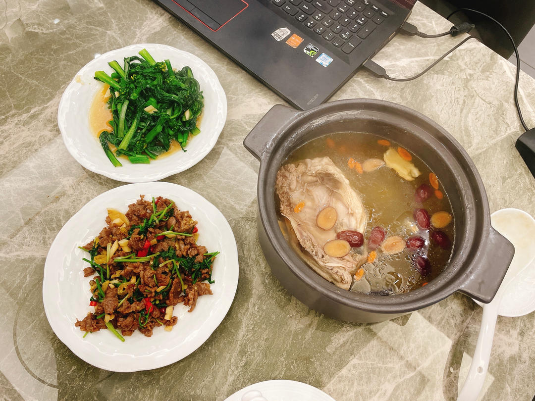 小炒黄牛肉，肉嫩味香！太好吃了简直是米饭杀手！
