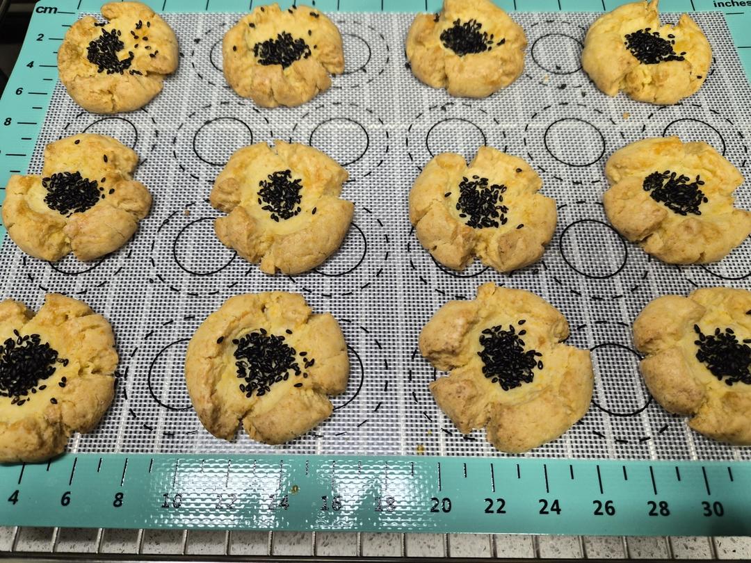 轻轻一按就碎掉的原味桃酥（不输猪油版）