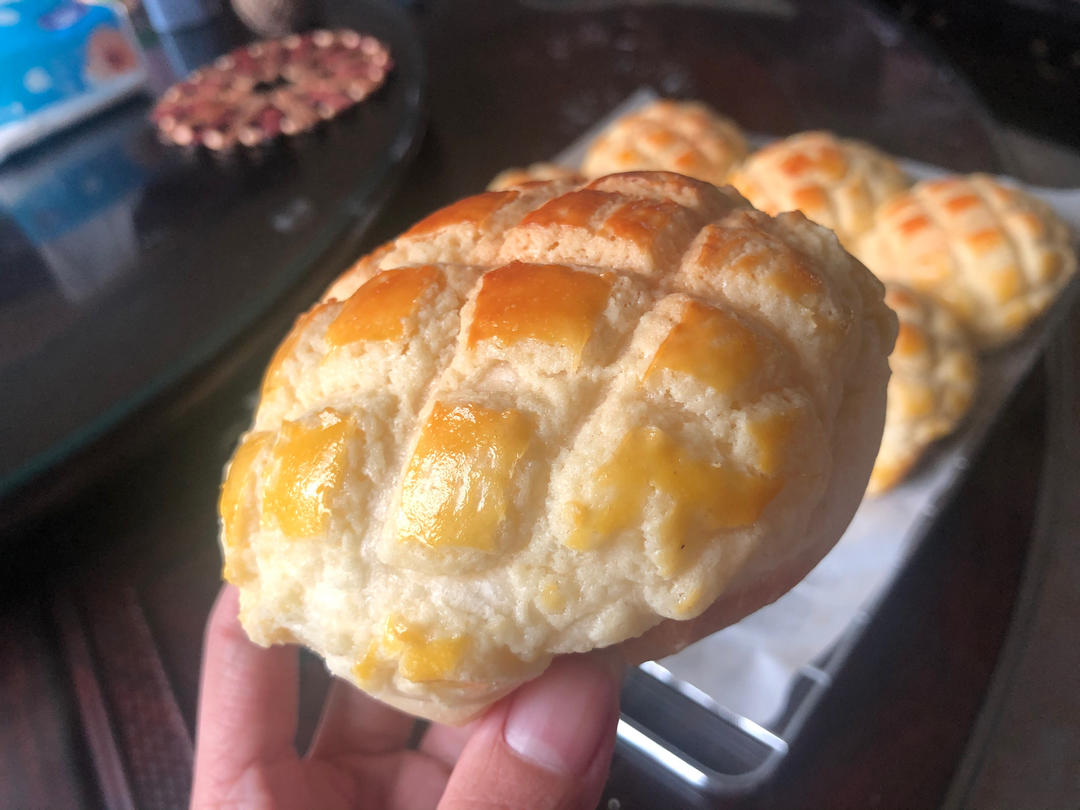 好吃到炸裂的港式菠萝包（附带制作酥皮的小视频）