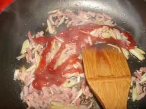 豆瓣番茄口蘑意面的做法 步骤5
