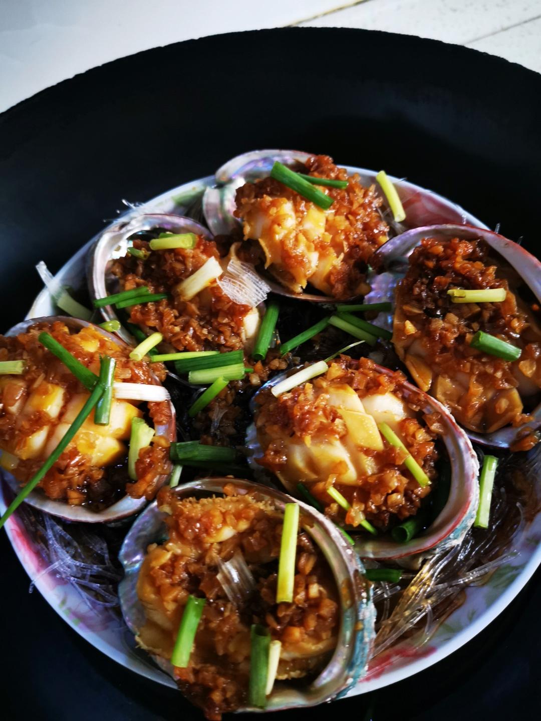 蒜蓉粉丝蒸鲍鱼