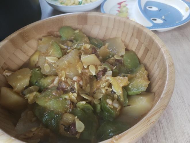 云南菜：小瓜焖洋芋的做法