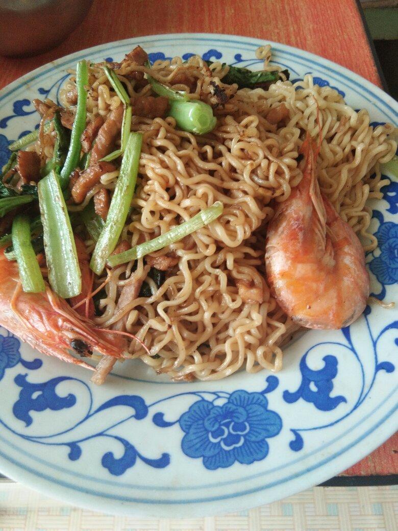 路边摊风味炒方便面