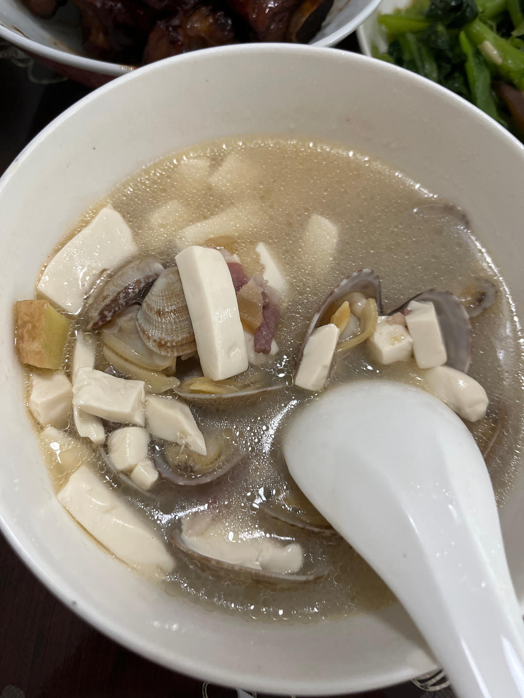 花蛤豆腐汤正确做法，鲜甜好喝，做法很简单