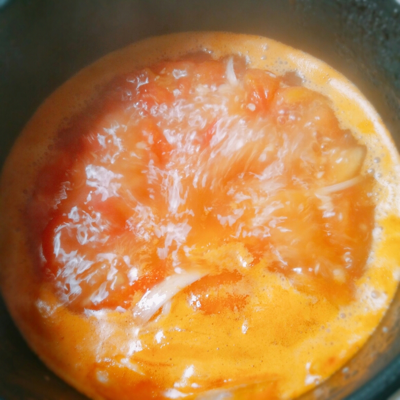 单人番茄底小火锅的做法 步骤2