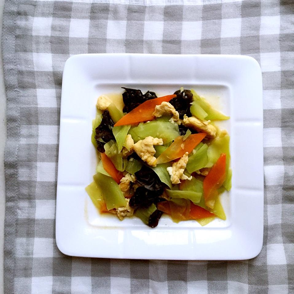 黑木耳鸡蛋炒莴笋