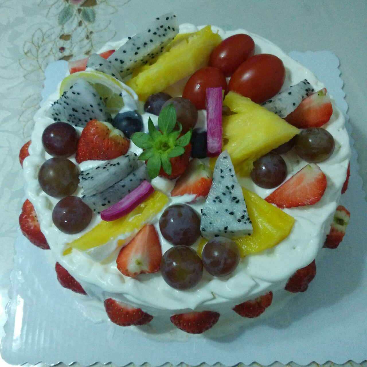 貌美如花--裱花水果奶油生日蛋糕