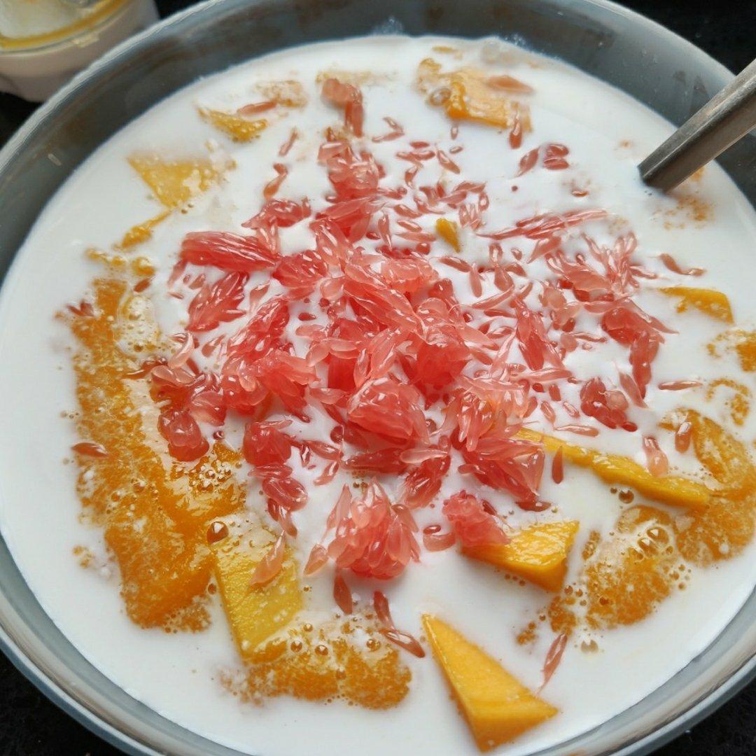 港式甜品——杨枝甘露(芒果西米露)附芒果花切法