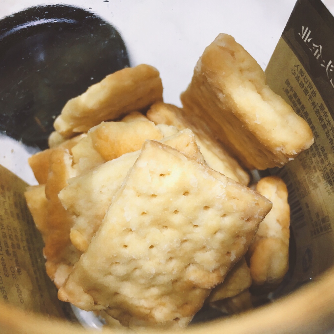 高钙奶盐苏打饼干