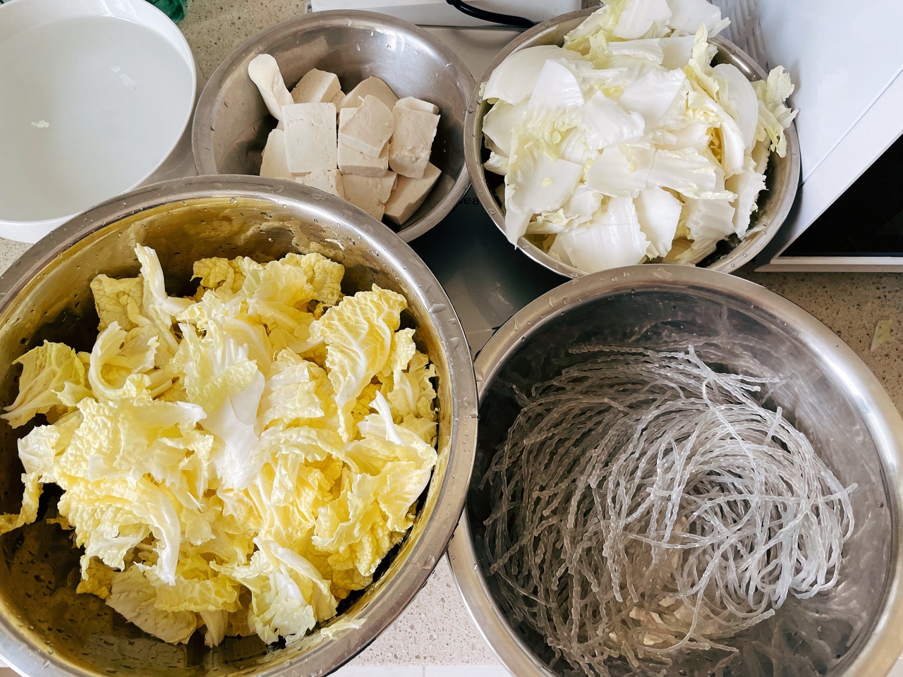 大白菜豆腐炖粉条的做法 步骤1
