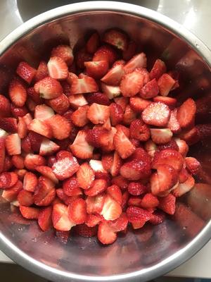 自制草莓酱的做法 步骤1