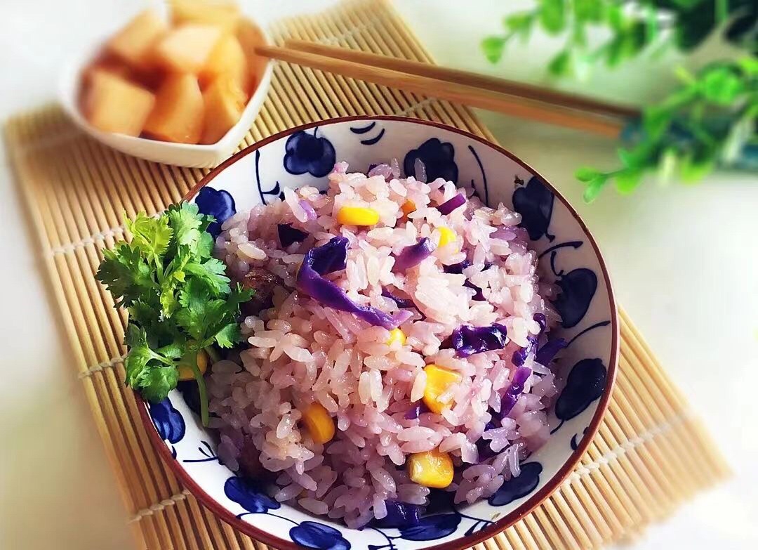 紫甘蓝焖饭的做法