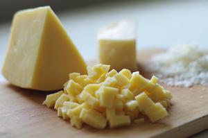 欧洲奶酪，秀出我的味道——两种奶酪家常版意式炖饭的做法 步骤4