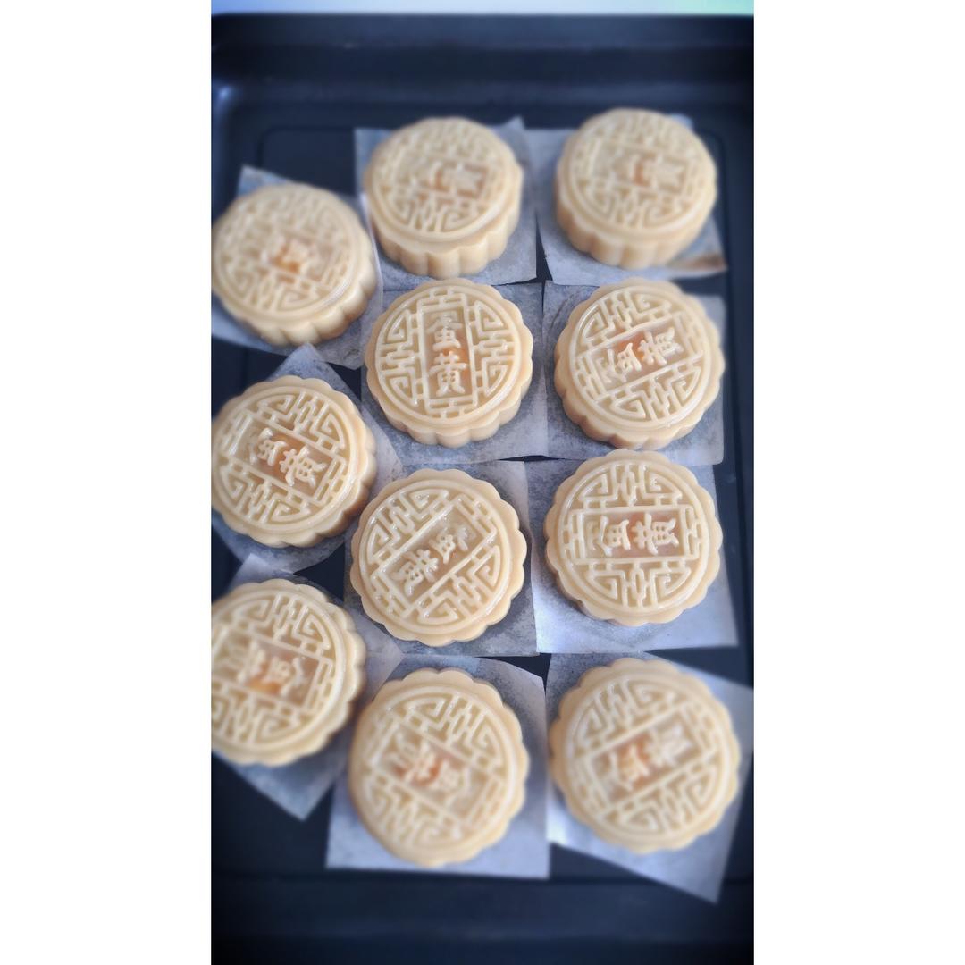 广式月饼—蛋黄莲蓉月饼